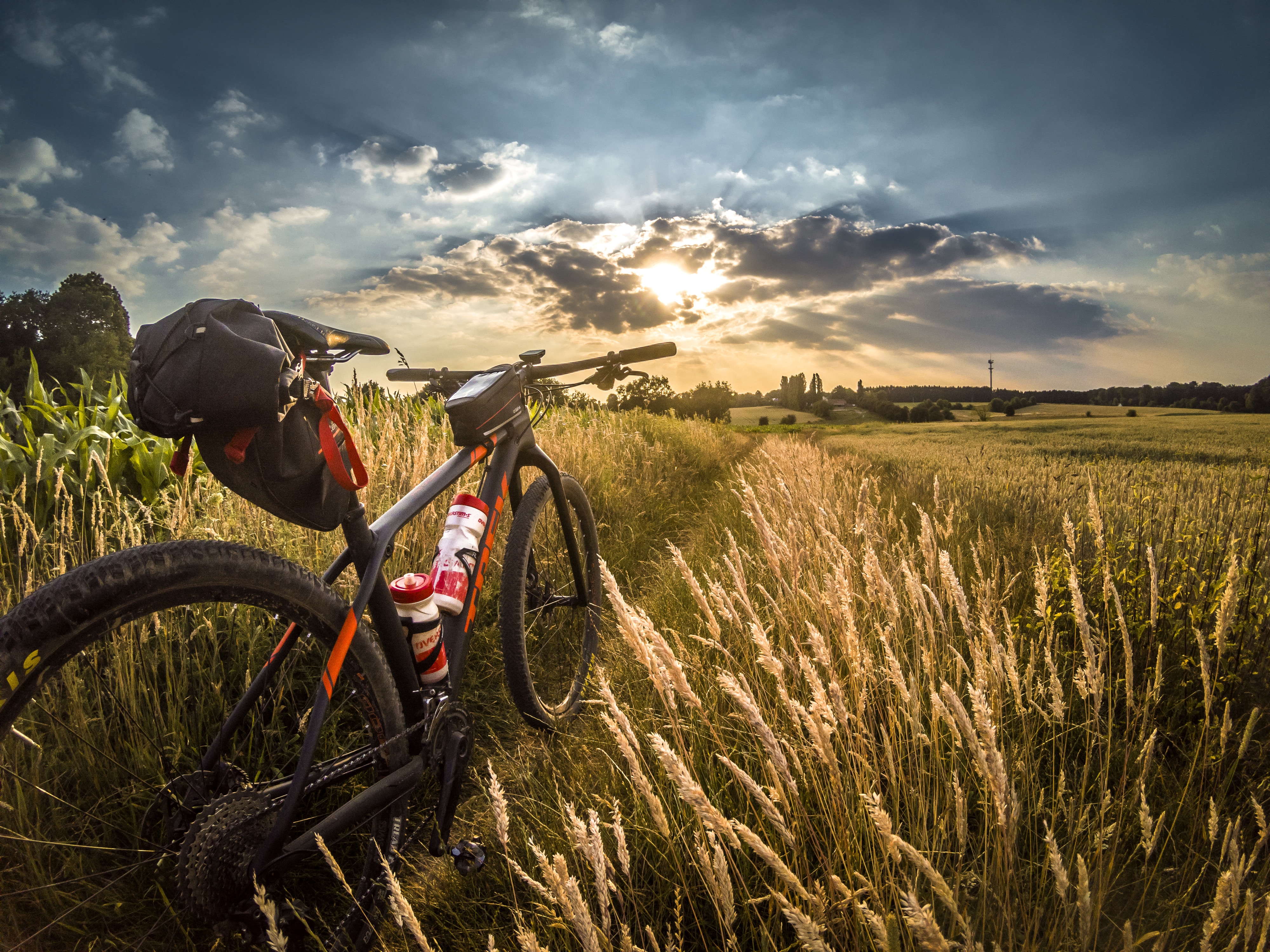 Вело дел. Bike. Заставка для айфона с велосипедом MTB. Mountain Bike. How to choose a Mountain Bike.